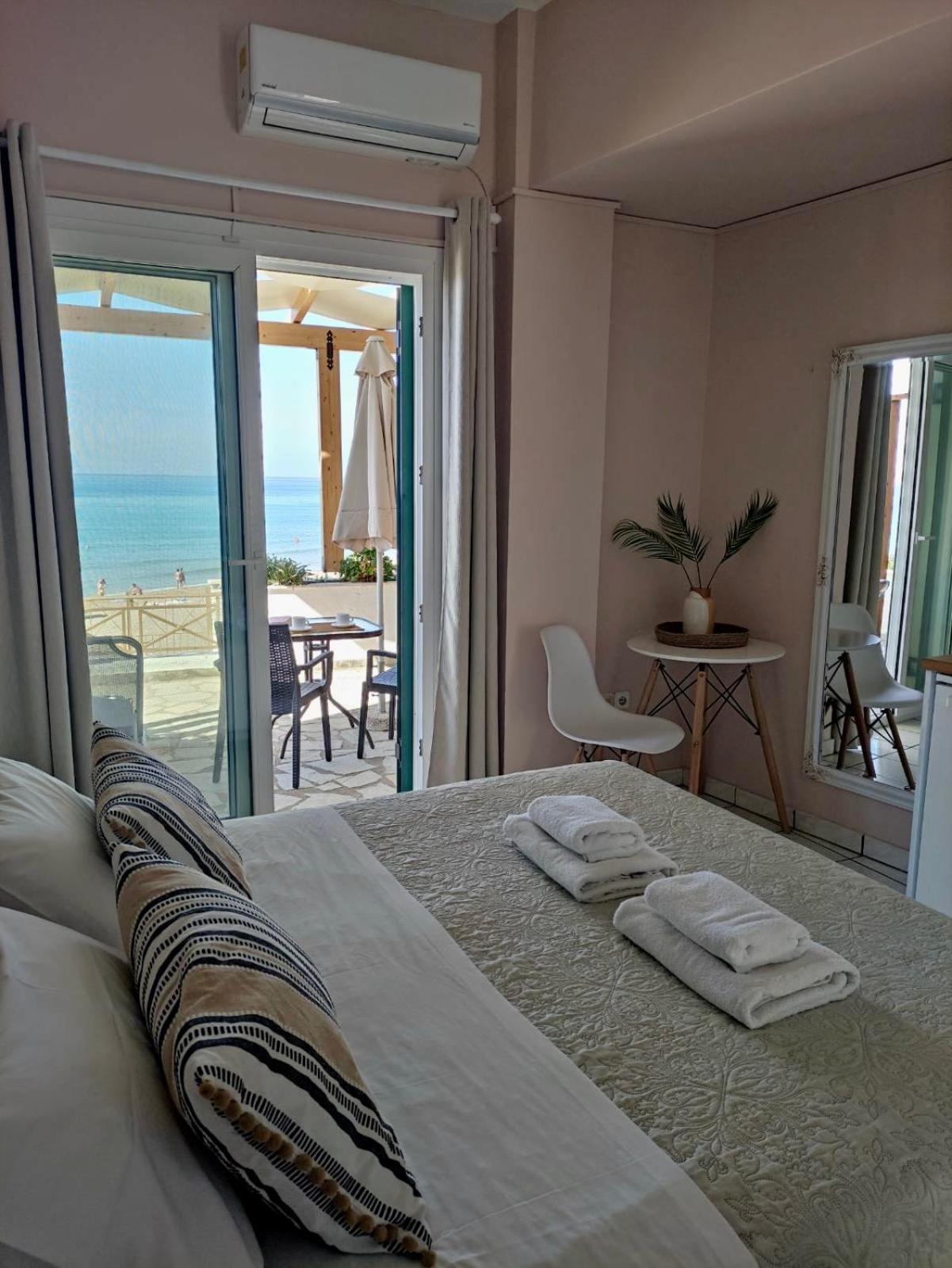 Nereides Apartments Agios Gordios  Dış mekan fotoğraf