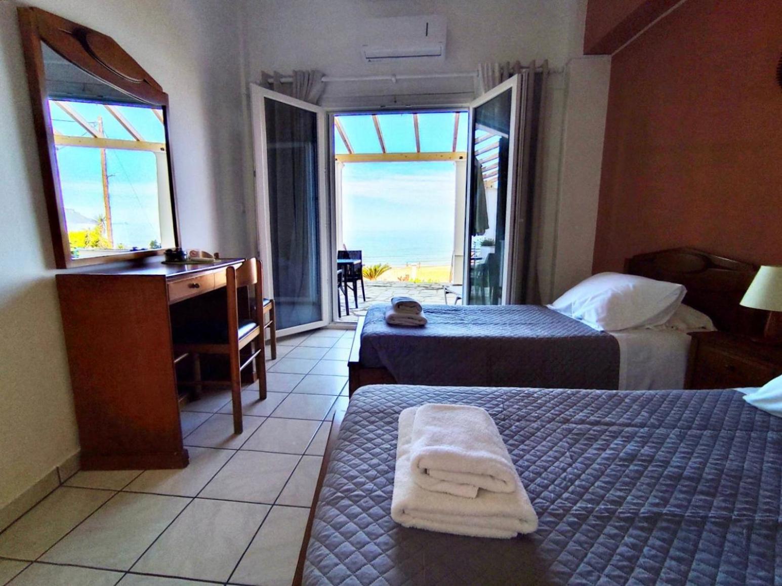 Nereides Apartments Agios Gordios  Dış mekan fotoğraf