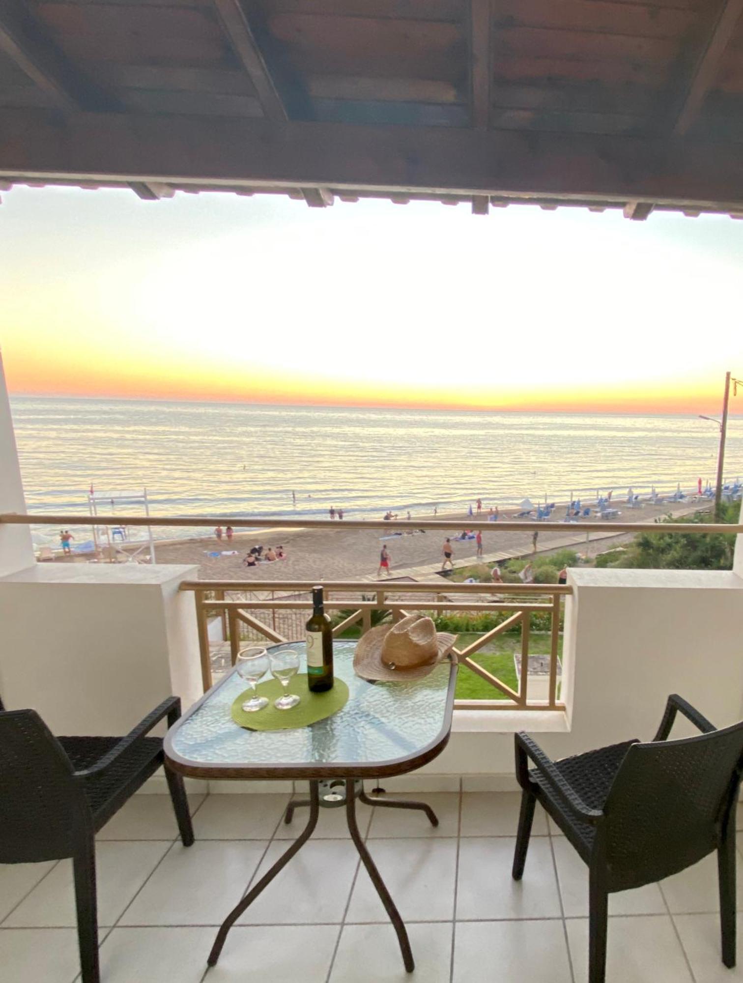 Nereides Apartments Agios Gordios  Dış mekan fotoğraf