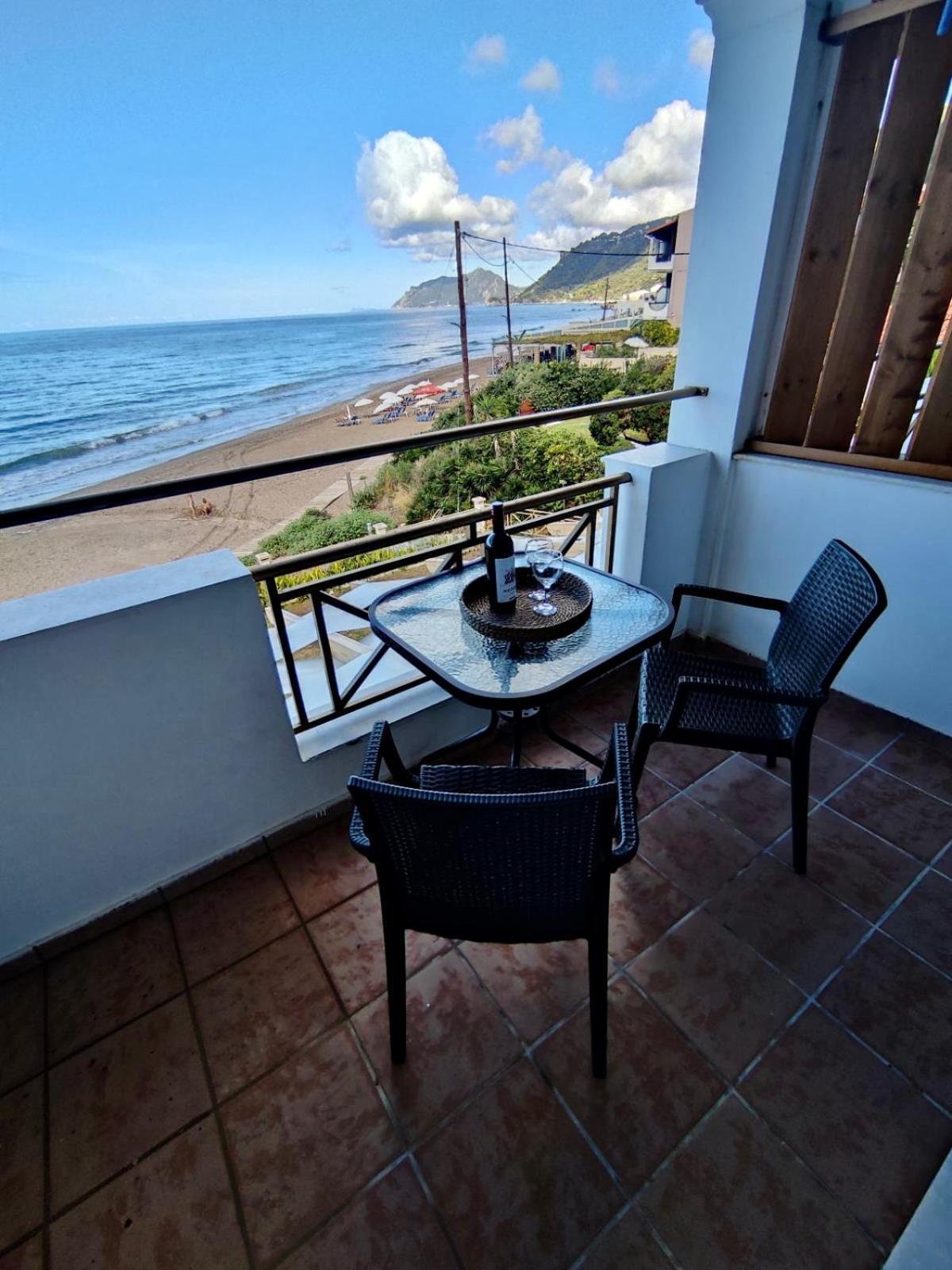Nereides Apartments Agios Gordios  Dış mekan fotoğraf