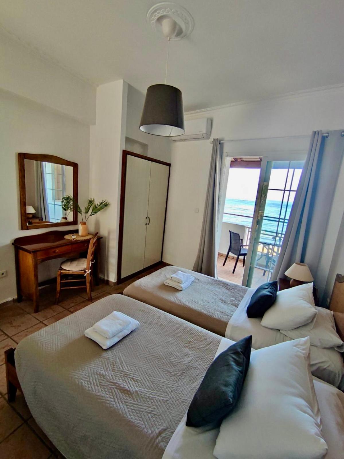 Nereides Apartments Agios Gordios  Dış mekan fotoğraf